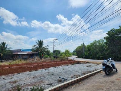 đất mặt tiền nhựa kinh doanh