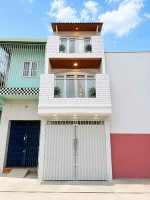 Bán nhà quận 6, phường 8, đường văn thân, 3pn, 3 lầu, shr 9 chủ, ko qh