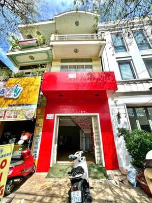 Cho thuê nhà 1 trệt 2 lầu mặt tiền 30/4 giá tốt