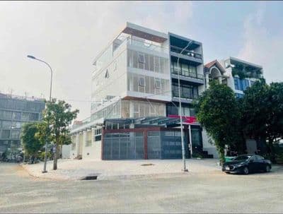 Cho thuê toà building mặt tiền phó đức chính