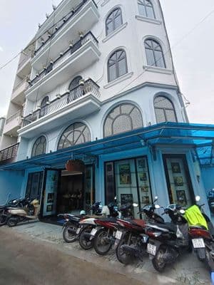 Bán tòa nhà có dòng tiền 45tr/tháng.căn góc 2 mặt tiền,thang máy