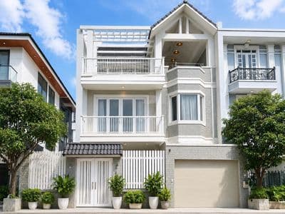 Nhà Cho Thuê Full Nội thất, Có Thang Máy,5PN,5WC,Đường Thoáng,Giá 35TR