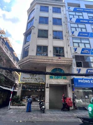 Cho thuê toà nhà 2mt ngô quyền dt 8x20m pccc đầy đủ