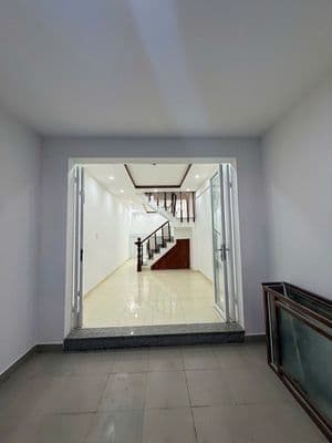 Nhà 2 tầng Đường Lê Văn Việt, Hiệp Phú, Quận 9, Ô TÔ ĐẬU CỬA 1/XẸT