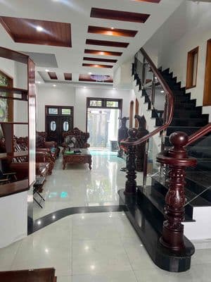 nhà cần bán