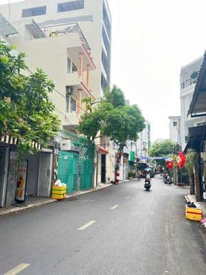Bán căn nhà hẻm xe hơi thông Bàu Bàng p13, tb dt 4,3x22m trệt 2 lầu ST