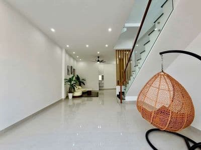 bán nhà 1 trệt 2 lầu đường E Châu Sơn