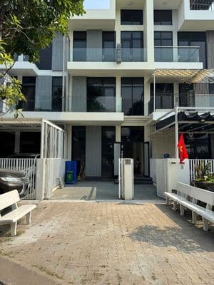 Cho thuê nhà phố khu compoud bv 24/7 14tr/th 1t2l