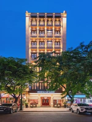 Cho thuê tòa nhà mặt tiền trần hưng đạo ngay nguyễn trãi quận 5