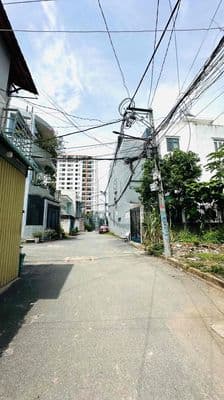 đất hẻm xe tải. cạnh chung cư 4s linh đông. gần phạm văn đồng.sạch đẹp