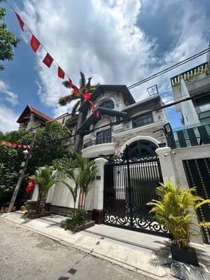 Biệt Thự Cho Thuê HXH Nguyễn Minh Hoàng_8x20m, Hầm Nổi Trệt 3 Lầu.