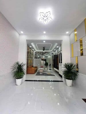 NHÀ ĐẸP KIÊN CỐ – HẺM XE HƠI – NGAY CÔNG VIÊN – SÁT HIỆP THÀNH CITY