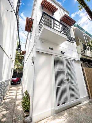 TÀI NHÀ TỐT Nhà Đẹp Phan Văn Trị Phù Hợp Vk Ck Trẻ Ở Ngay Trung Tâm