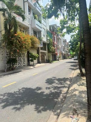NHÀ HẺM XE TẢI THÔNG DƯƠNG QUẢNG HÀM- DIỆN TÍCH KHỦNG NGANG 5M DÀI 19M