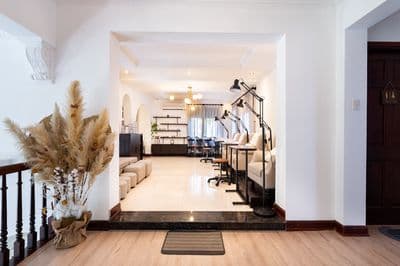 Share mặt bằng Thảo Điền làm Nail / Gội Đầu / Salon Tóc