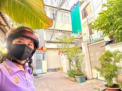 Bán nhà đẹp 4 tầng, xe hơi đậu cửa, 5m ra MT Tôn Thất Thuyết.