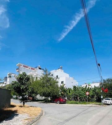 tôi cần bán lô đất mặt tiền đường 30m võ thị liễu 90m2