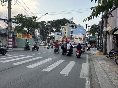 Cho thuê siêu mặt bằng mặt tiền Lê văn việt quận 9 cũ
