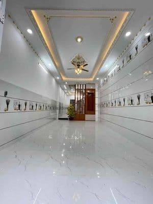 Nhà mới xây hẻm xe hơi, 3 Phòng ngủ lớn, 3 lầu, Q10