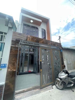 bán nhà mới tinh cách chợ dĩ an tầm 300 m vị trí trung tâm