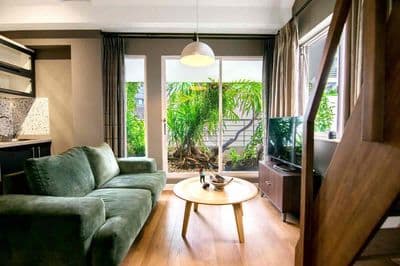 CHDV full nội thất duplex cao không đụng đầu ngay công viên HVT