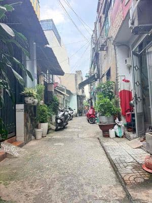 SIÊU PHẨM NHÀ PHỐ. 3.5M x 15M . NGAY METRO CẦU VƯỢT TÂN THỚI HIỆP Q12