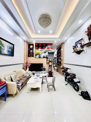 Cạnh Đại Học Quốc Gia 66m2 3 tầng gần MT QL1K cho thuê 10tr/ tháng