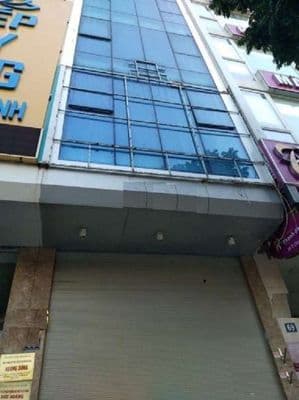 Tòa nhà 7 tầng phố Nguyễn Khang - Thông sàn , thang máy, ô tô đỗ cửa