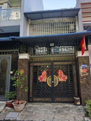 Nhà KDC Bình Phú 1 đối diện công viên