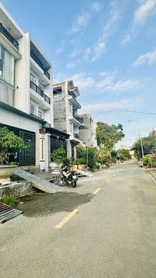 BÁN NHÀ 3TẦNG MẶT TIỀN KDC-XE HƠI ĐỔ CỬA- 109M2-NHỈNH 7TỶ-GẦN BX Q8