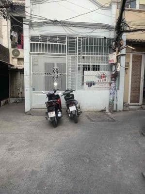 nhà nguyên căn điện nước chính chủ