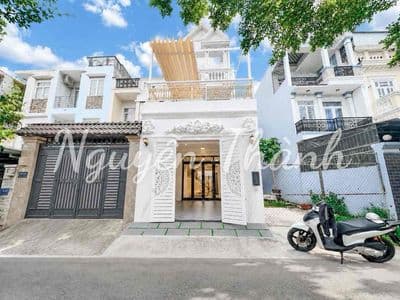 Bán nhà mới full nội thất- hẻm xe hơi 1806 huỳnh tấn phát- thị trấn