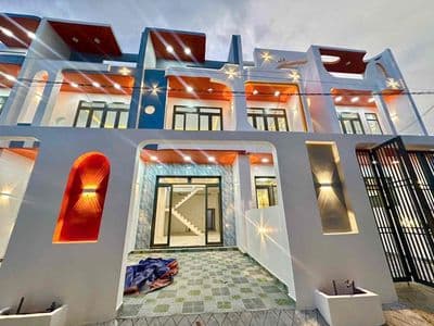 Nhà Mới Xây 1 Lầu 4,5 x 20m Ngay Lộc Hậu Đường Xe Hơi - Sổ Hồng Riêng