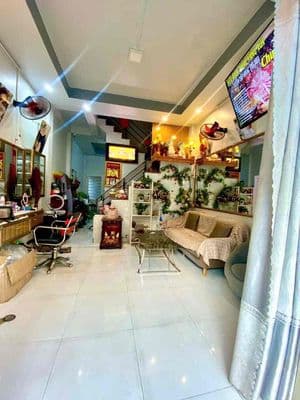 Nhà 1 trệt 1 lầu đúc kiêng cố còn mới đẹp đường oto hẻm thông đường ph