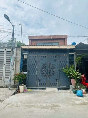 Bán nhà Mặt Tiền Hẽm đường Phạm Hùng C4 DT.4m×17m } 1 Lững 3 Phòng 2wc