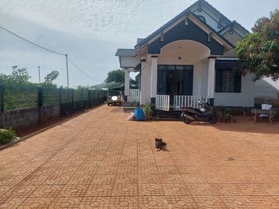 Bán biệt thự sân vườn, 909m2, chỉ 7.9 tỷ, 368 cmt8 thị trấn đất đỏ