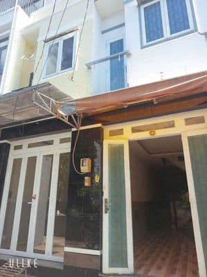 Bán nhà sổ hông đã chia thành 2 căn