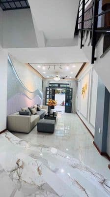 Nhà Nguyễn Giản Thanh, 5 Lầu, 63M2, 6 Phòng Ngủ.
