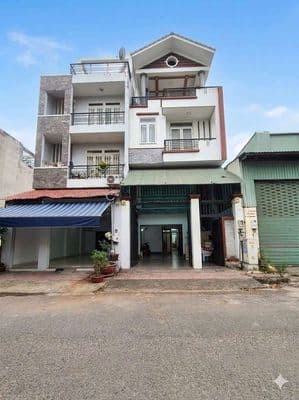  SIÊU PHẨM Q12 - NGANG KHỦNG 5.7M - ĐỐI DIỆN UBND QUẬN - CẬN KỀ