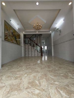 Nhà đẹp mặt tiền đường thông ngay chợ 26 vĩnh lộc a