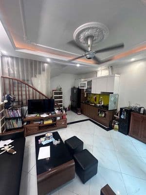 Giảm sốc! Nhà Tôn Đức Thắng 1 nhà ra mặt phố, sân riêng, không QH 42m2