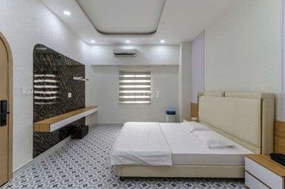 SIÊU PHẨM Air bnb ngay chợ Bến Thành. Dt 100m2, 3pn. giá 30tr. full nt