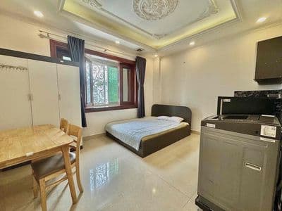 Cho thuê căn hộ ngay mặt tiền gần nhà thờ tân định quận 1 giá rẻ t5