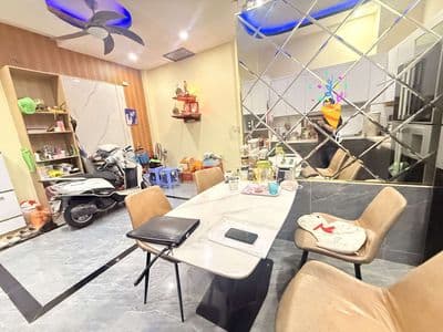 TÂN BÌNH , 4 tỷ hơn, 36m2, 3 TẦNG ĐÚC , GIÁP Q10, Q3, PN