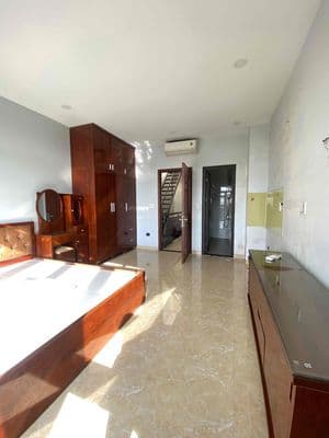 Cho thuê nhà MTKD gần Đầm Sen,lề đường 8m-4 x 20-4 tầng-6 pngủ-28triệu
