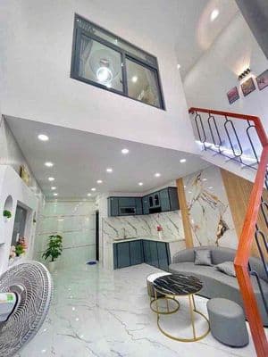 NHÀ ĐÚC 2 TẦNG-HẺM THÔNG GẦN MẶT TIỀN-NHÀ ĐẸP Ở NGAY