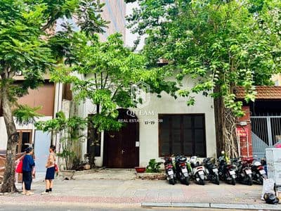 CHO THUÊ MT BẾN THÀNH, Quận 1 - 9x22m (trống suốt)