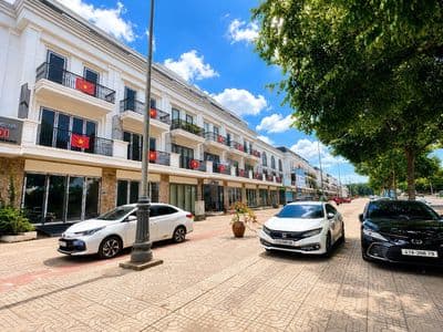 Bán nhà mặt tiền đường Hà Huy Tập