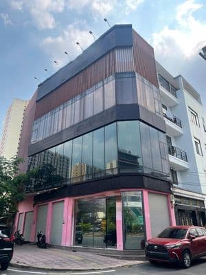 ăn góc Lương Định Của, Quận 2. DT sàn: 220m2 - 1 trệt 3 lầu. Giá 48tr
