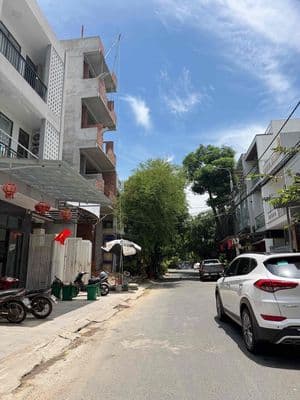 Bán Căn Hộ 3 Tầng Đang Cho Thuê MT Nguyễn Viết Xuân ngay bến xe ĐN